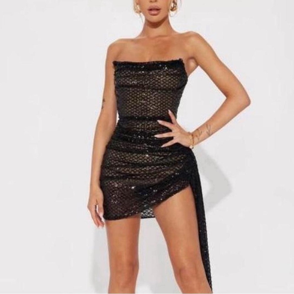 Elegant Black Strapless Dress